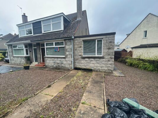 76 Craigiebuckler Av 1