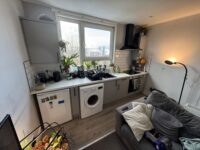TR 50 Esslemont Av 2